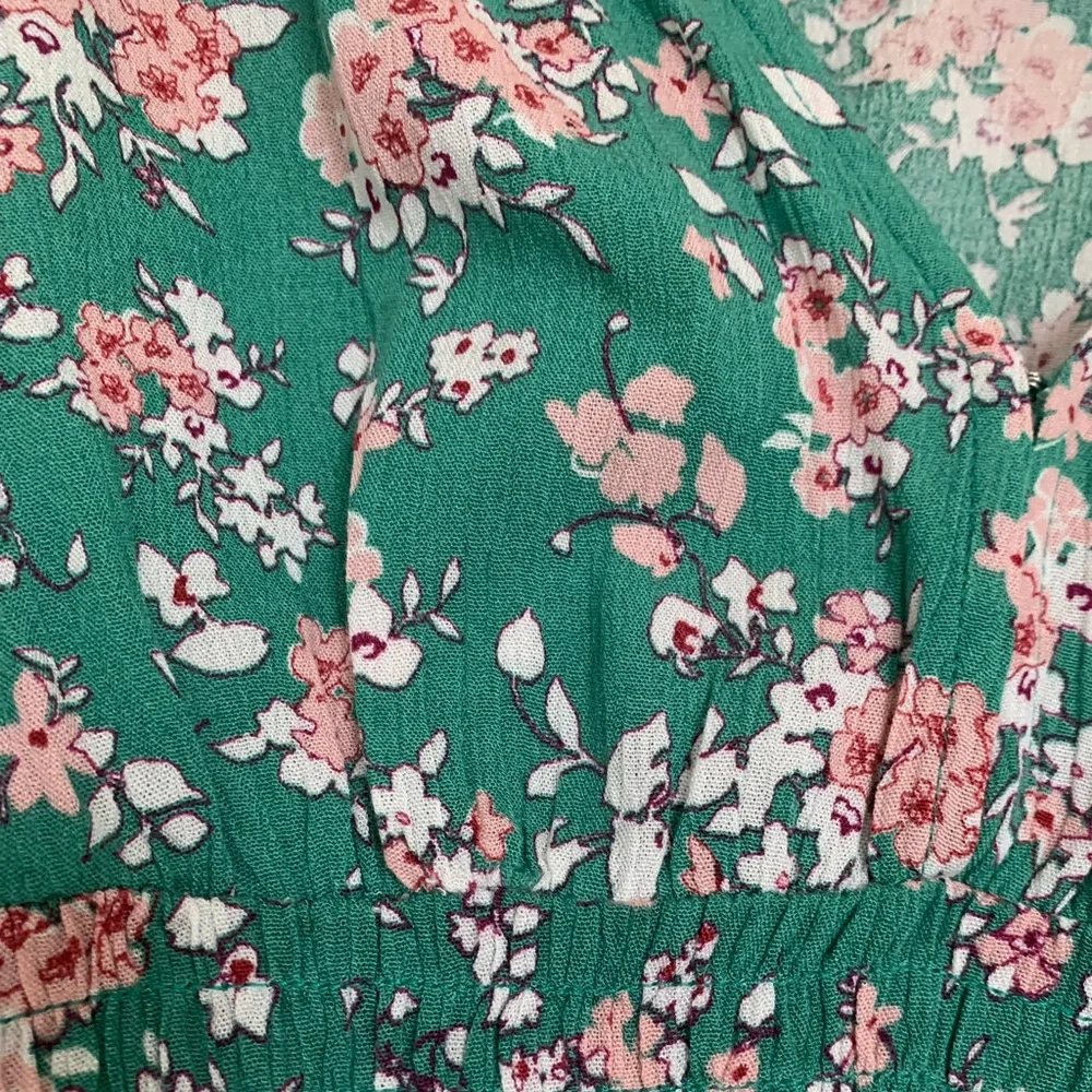 Style Rack Green and Pink Floral Blouse - Picture 4 of 4